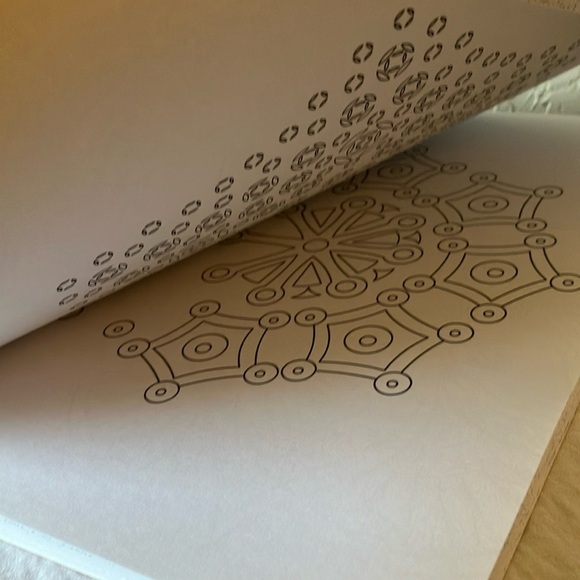 Igloobooks: 2016 Mandalas for Mindfulness Coloring Book - Picture 12 of 16